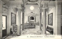 VINTAGE POSTCARD Castle Of Chantilly Hall D Honor