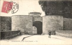 VINTAGE POSTCARD Compiegne the Gate Vault