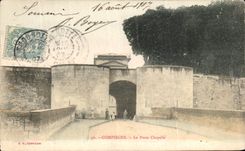 VINTAGE POSTCARD Compiegne the Gate Vault