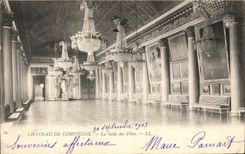 VINTAGE POSTCARD Castle of Compiegne the village hall