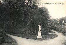 VINTAGE POSTCARD Compiegne a corner of the Park