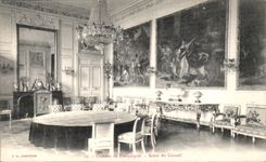 VINTAGE POSTCARD Castle of Compiegne Living room of rest