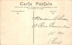 VINTAGE POSTCARD Castle Of Chantilly Court D Honor and Entry of the Museum cop