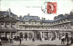 VINTAGE POSTCARD Paris Palais Royal