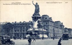 VINTAGE POSTCARD Paris the Statue and the place of the Republic