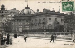 VINTAGE POSTCARD Paris Palate of the Legion D honor