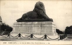 VINTAGE POSTCARD Paris the Lion of Belfort Places Denfort Rochereau