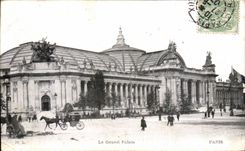 VINTAGE POSTCARD Paris the Large palace