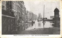 VINTAGE POSTCARD Paris Floods Quay of Large Augustins