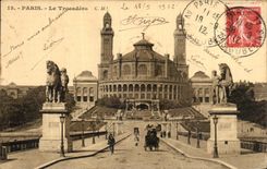 VINTAGE POSTCARD Paris Trocadero