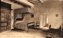 VINTAGE POSTCARD Museum Bayonne Basque the Room To be slept