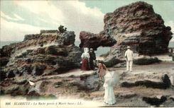 VINTAGE POSTCARD Biarritz the Bored Rock has Low tide