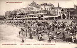 VINTAGE POSTCARD Biarritz the Beach And the Municipal Casino