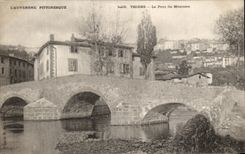 VINTAGE POSTCARD Thiers the Bridge of Moutiers