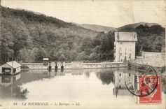 VINTAGE POSTCARD Bourboule Stopping