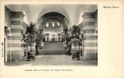 VINTAGE POSTCARD Mont Gilds Big room and Holy Staircase of Baths Jean
