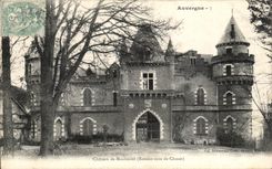 VINTAGE POSTCARD Castle De Maulmont Return of hunting