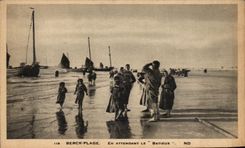 VINTAGE POSTCARD Berck Beach While Waiting for Batieux