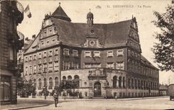 VINTAGE POSTCARD Thionville La Poste