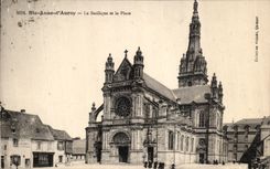 VINTAGE POSTCARD Sainte Anne D Auray the Basilica and the Place