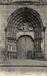 VINTAGE POSTCARD Angers the Gate of the cathedral Church Maurice Saint