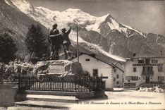 VINTAGE POSTCARD Chamonix Monument of Sassure and Mont Blanc Post office building Alpinism