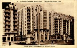 VINTAGE POSTCARD Villeurbanne Moderne The city of Scrapes Sky places Albert Thomas and street Michel Servat
