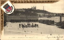 VINTAGE POSTCARD Lyon Together of the Bellecour Place