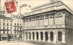 VINTAGE POSTCARD Lyon the Large Theater Hairdresser