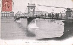 VINTAGE POSTCARD Lyon Footbridge Of the College