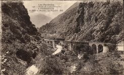 VINTAGE POSTCARD Route De Cauterets has Pierrefitte the bridge of meyaba Peguere