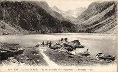 VINTAGE POSTCARD Env De Cauterets the Lake Gaube and Vignemale