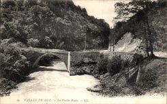 VINTAGE POSTCARD Luz Valley Of the Old Road