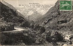 VINTAGE POSTCARD Gavarnie the False Breach Taillon E tle helmet