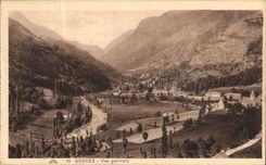 VINTAGE POSTCARD Gedres View
