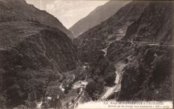 VINTAGE POSTCARD Route of Pierrefitte has Cauterets entered of the throat towards Cauterets