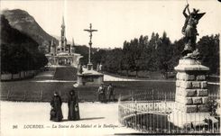 VINTAGE POSTCARD Heavy the Statue of St Michel and the Basilica