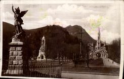 VINTAGE POSTCARD Heavy the Basilica