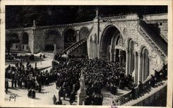 VINTAGE POSTCARD Heavy entry of the rosary