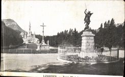 VINTAGE POSTCARD Heavy Saint Michel