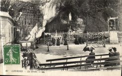 VINTAGE POSTCARD Heavy the Cave