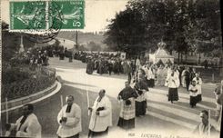 VINTAGE POSTCARD Heavy the procession