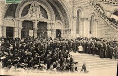 VINTAGE POSTCARD Heavy the Procession In front of the Rosary