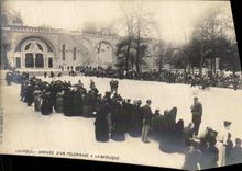 VINTAGE POSTCARD Heavy Arrival D a Pilgrimage With the Basilica