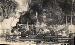 VINTAGE POSTCARD Heavy the cave