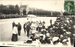 VINTAGE POSTCARD Heavy Blessed Sacrament With the Patients