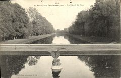 VINTAGE POSTCARD Castle of Fontainebleau the Canal Of the Park