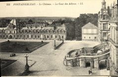 VINTAGE POSTCARD Castle of Fontainebleau Court of the Good byes