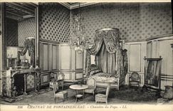 VINTAGE POSTCARD Castle of Fontainebleau Room of the Pope