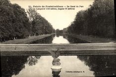VINTAGE POSTCARD Palate of Fontainebleau the Canal of the Park